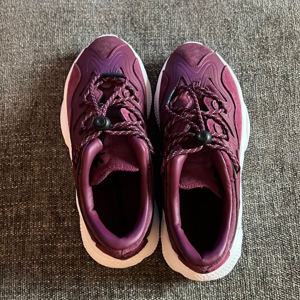 OZZEWEGO adidas shoe